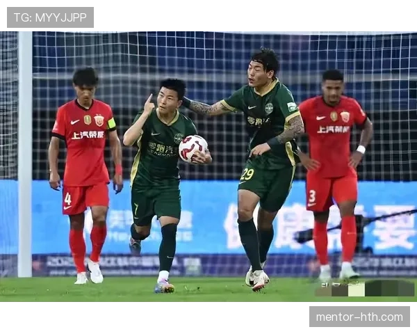 中超新赛季拉开帷幕 各队蓄势待发全力冲击冠军 中超新赛季拉开帷幕 各队蓄势待发全力冲击冠军