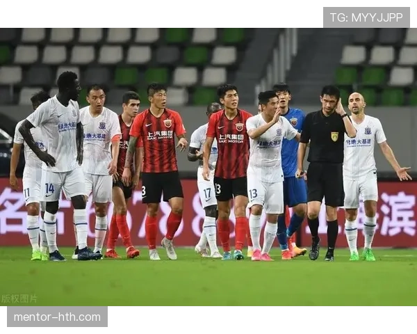 铲球犯规判罚标准详解：何时算犯规裁判才会吹哨？